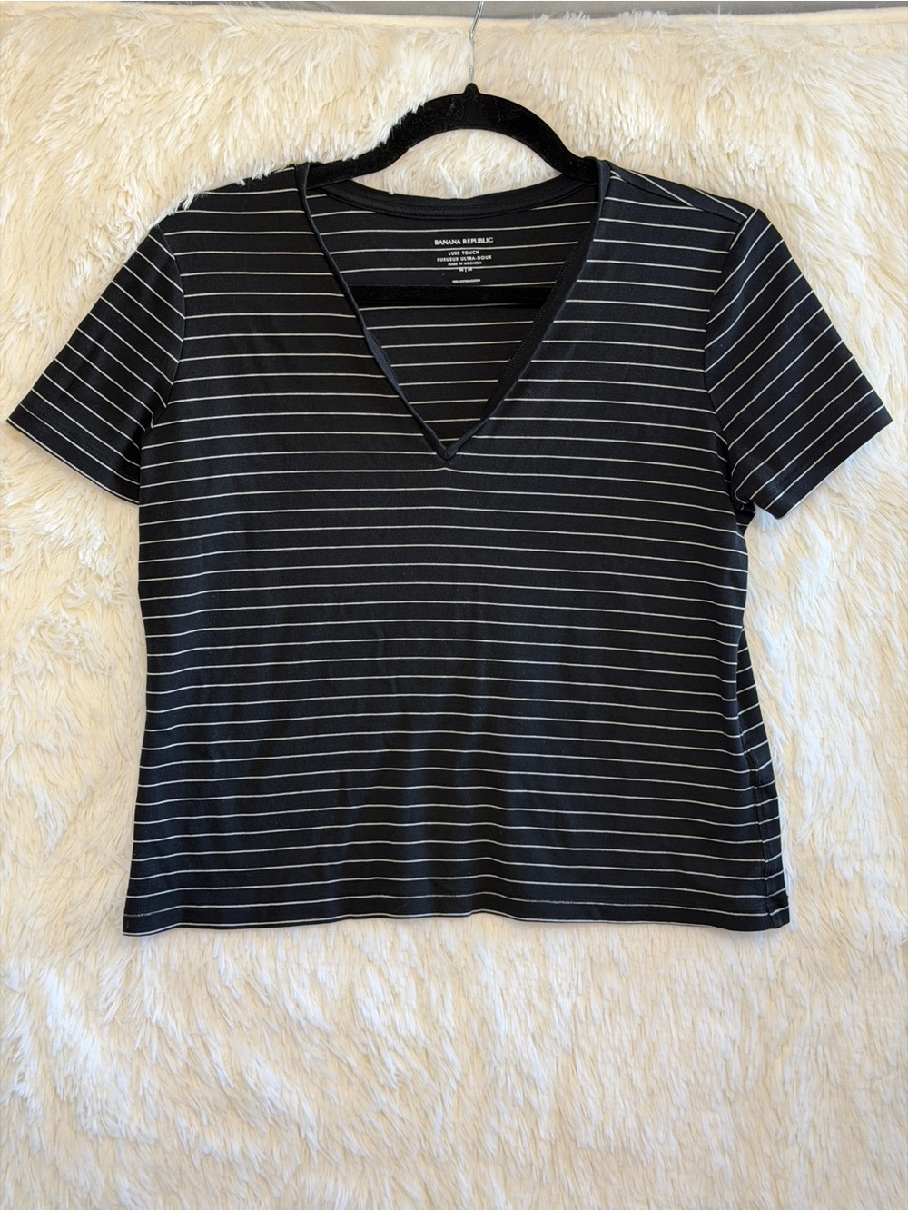 Banana Republic Womens Luxe Touch Stripe V-Neck Tee Size M Black Cotton Capsule